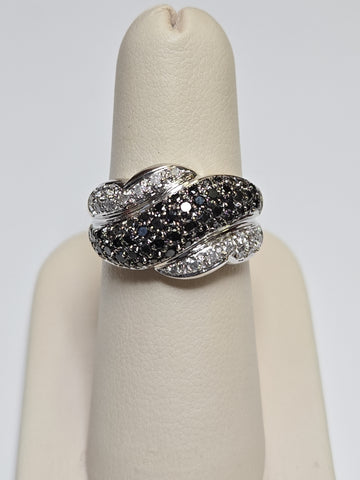 14K white gold ring with 0.8ct round black diamonds, designed by Chique Jewelry, showcasing a elegant jewelry piece.