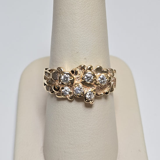 14K gold ring with 0.5ct round diamonds from Chique Jewelry, featuring a sleek design and 7.1g weight.
