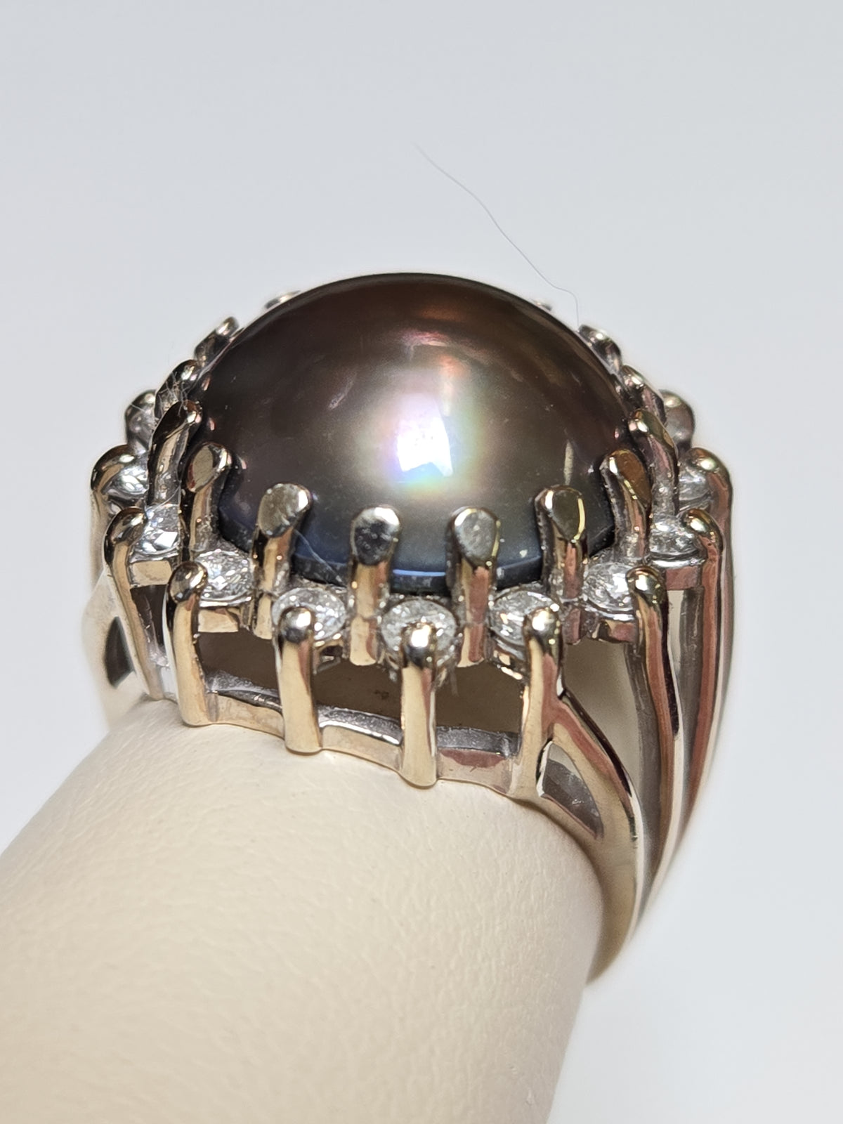 14K gold ring featuring a round Mabe pearl, weighing 9.3 grams, crafted by Chique Jewelry.