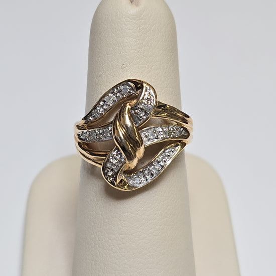 10K gold ring with 0.3ct round diamonds and a sleek band, crafted by Chique Jewelry.