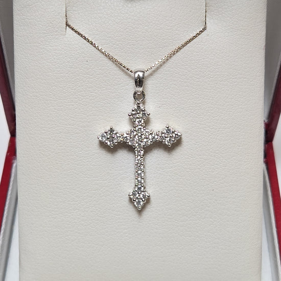 18K white gold cross pendant with 0.5ct round diamonds, delicate jewelry piece from Chique Jewelry.