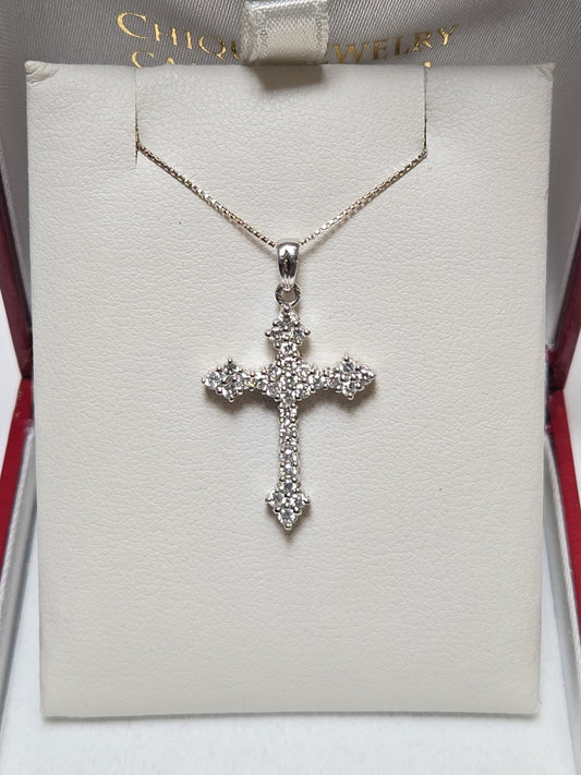18K white gold cross pendant with 0.5ct round diamonds, delicate jewelry piece from Chique Jewelry.