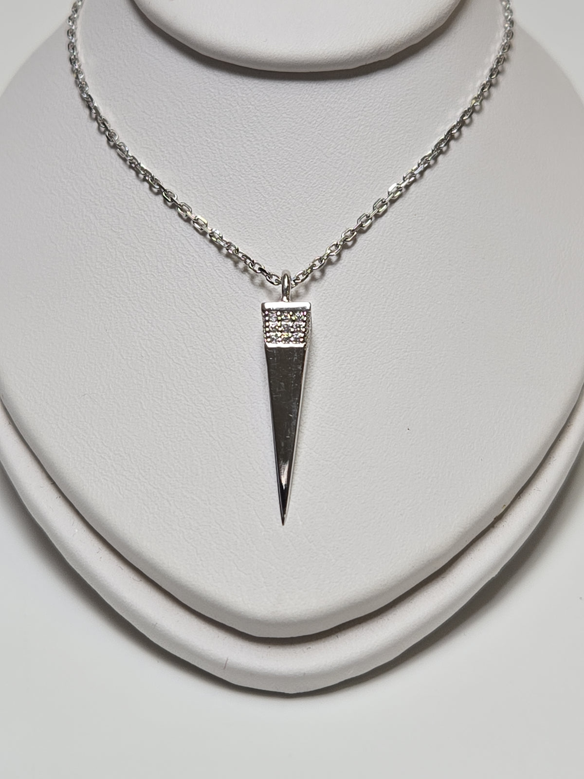 14K white gold diamond cut cable chain necklace with 0.12ct diamonds, featuring a pendant, weighing 4.1 grams, by Chique Jewelry.