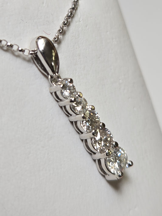 14K white gold pendant with 0.76ct round diamonds, weighing 1.3g, featuring elegant jewelry design from Chique Jewelry.