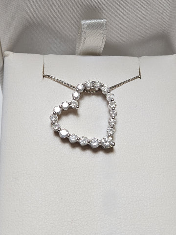 14K white gold pendant with 1.02ct round diamonds, showcasing a elegant jewelry piece from Chique Jewelry.