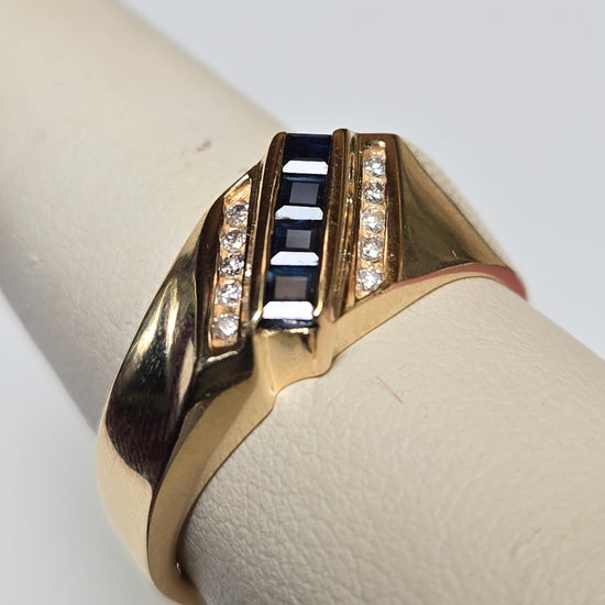 14K gold ring featuring 0.25ct square blue sapphires and elegant design, crafted by Chique Jewelry.
