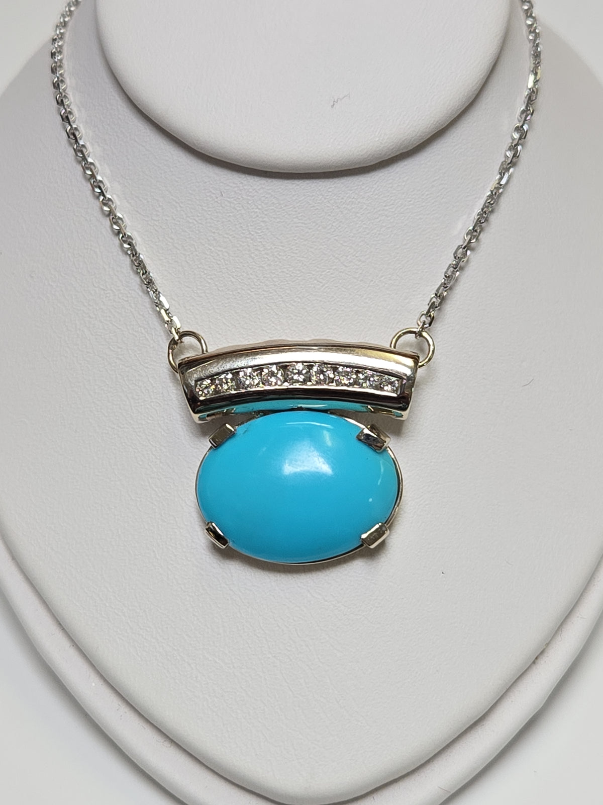 14K white gold cable chain necklace with turquoise pendant, diamond cut design, 7.5 carats, from Chique Jewelry.