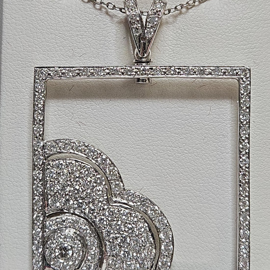 18K white gold pendant with 3ct round diamonds from Chique Jewelry, showcasing a elegant jewelry design.