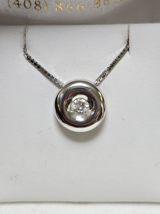 18K white gold pendant with a 0.25ct round diamond, showcasing elegant jewelry design with sparkling gemstone accents.