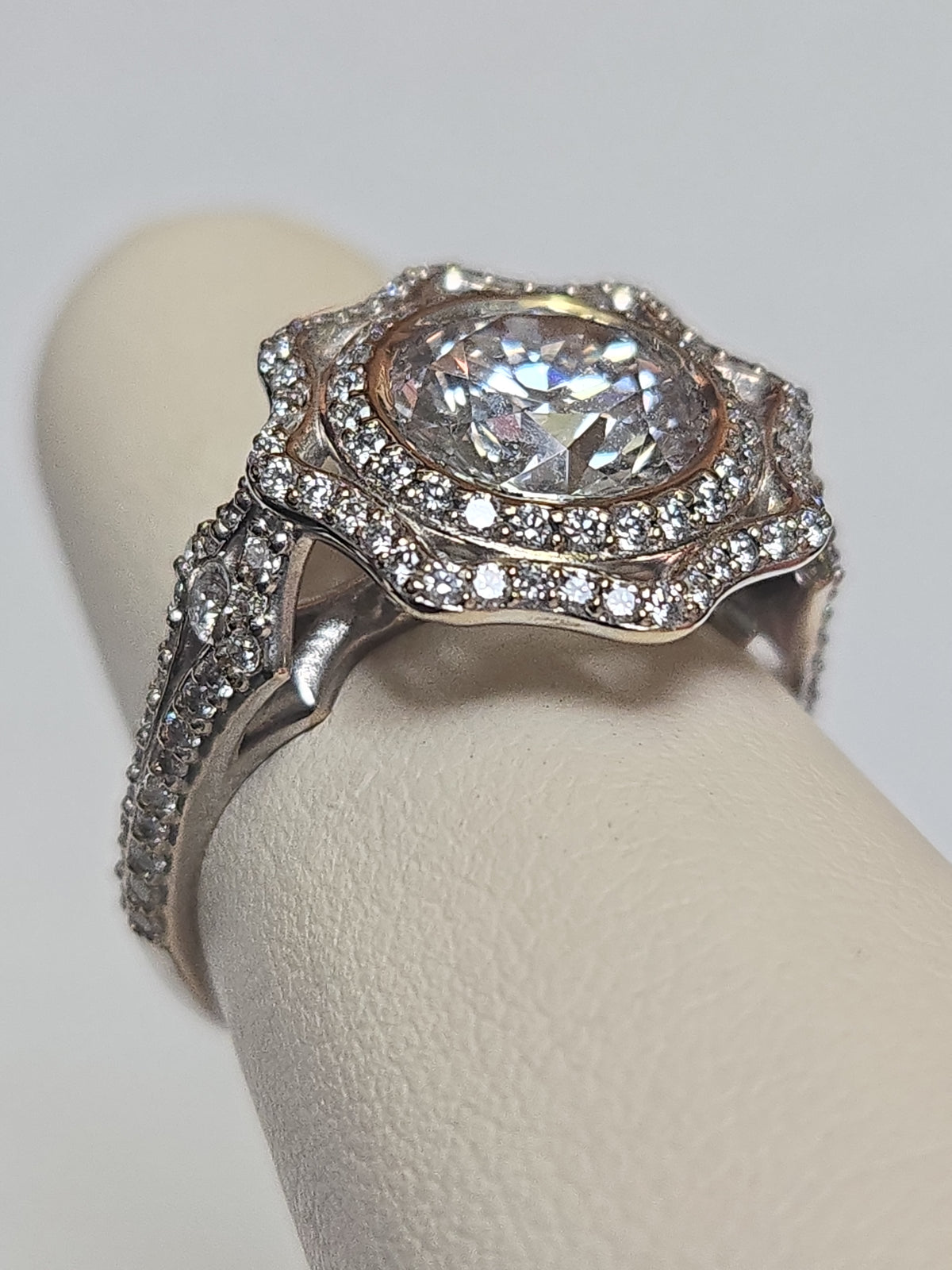 14K white gold ring with 2.76ct round lab-created diamonds, showcasing a sparkling jewelry piece from Chique Jewelry.