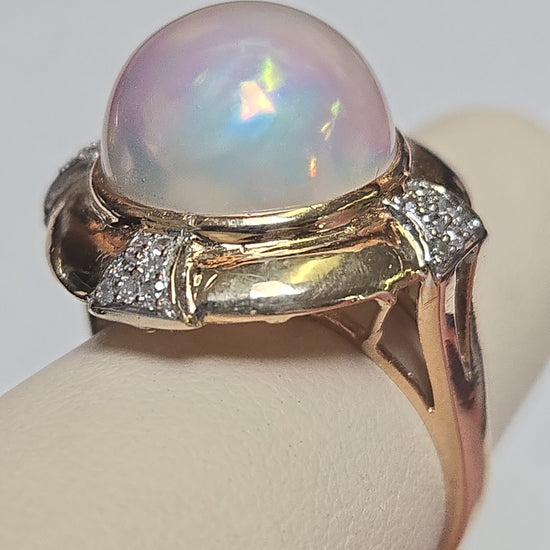 14K gold ring featuring a round Mabe pearl, crafted by Chique Jewelry, showcasing elegant jewelry design.
