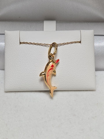 18K gold dolphin pendant weighing 0.8g, elegant jewelry piece by Chique Jewelry featuring a detailed dolphin design.
