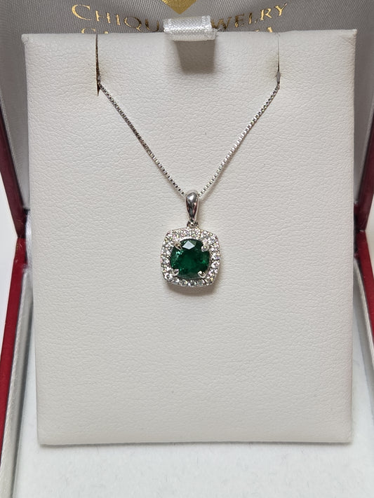 18K White Gold Pendant 0.76ct Round Emerald 1.6g