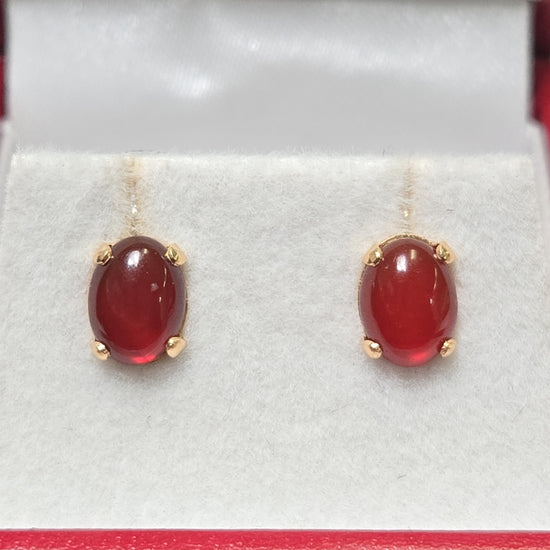 14K gold oval agate stud earrings by Chique Jewelry, lightweight and elegant jewelry accessory with polished gemstone.